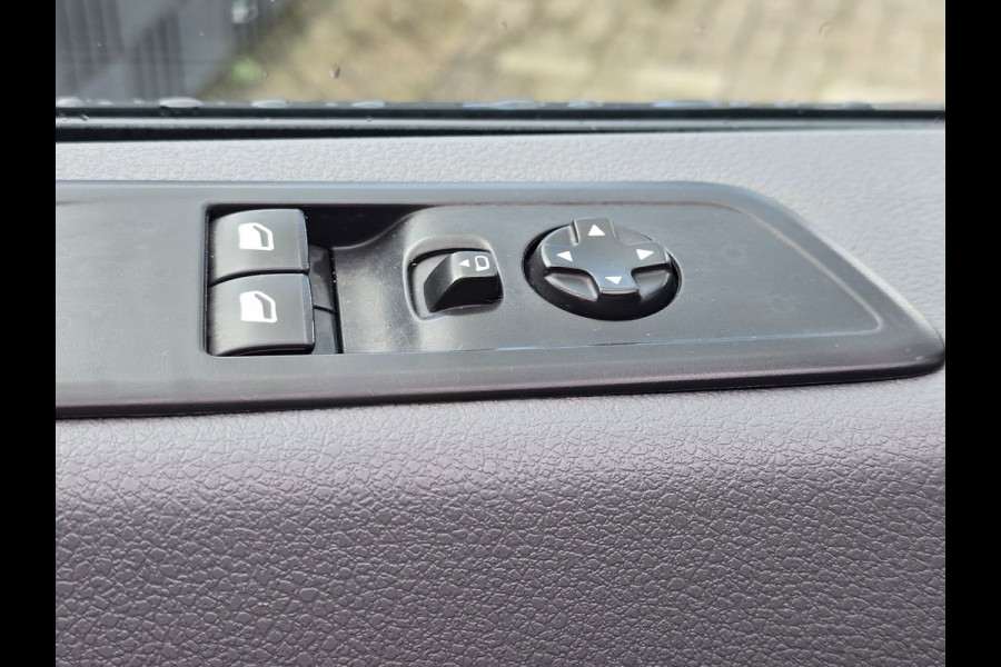 Toyota ProAce Worker 2.0 D-4D Professional / AUT / NAP / Navi / Cruise Control / 3 Zits / Schuifdeur / Trekhaak