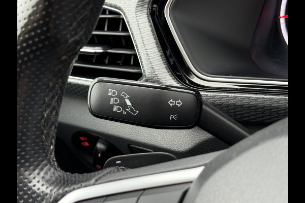 Volkswagen T-Cross 1.0 TSI R-Line | ACC | Dodehoek | LED | DAB+ | 18 inch