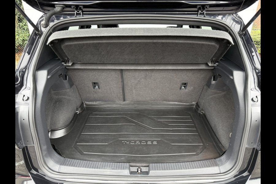 Volkswagen T-Cross 1.0 TSI R-Line | ACC | Dodehoek | LED | DAB+ | 18 inch