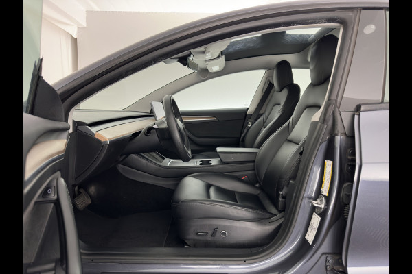 Tesla Model 3 RWD 60 kWh [3-Fase-11kW] {SoH-88%} (INCL-BTW) Aut. *HEATPUMP | PANO | AUTOPILOT | LEATHER | KEYLESS | FULL-LED | MEMORY-PACK | TOPVIEW | DAB | CARPLAY | DIGI-COCKPIT | LANE-ASSIST | HEATED-COMFORTSEATS | 18"ALU*
