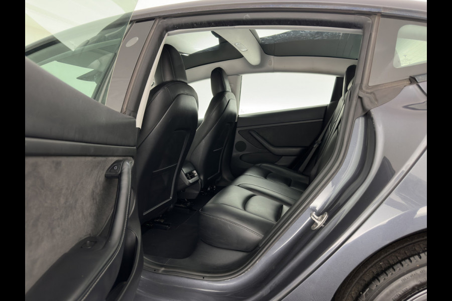 Tesla Model 3 RWD 60 kWh [3-Fase-11kW] {SoH-88%} (INCL-BTW) Aut. *HEATPUMP | PANO | AUTOPILOT | LEATHER | KEYLESS | FULL-LED | MEMORY-PACK | TOPVIEW | DAB | CARPLAY | DIGI-COCKPIT | LANE-ASSIST | HEATED-COMFORTSEATS | 18"ALU*