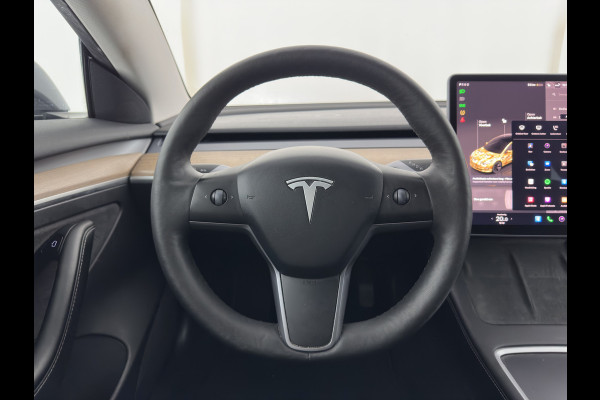 Tesla Model 3 RWD 60 kWh [3-Fase-11kW] {SoH-88%} (INCL-BTW) Aut. *HEATPUMP | PANO | AUTOPILOT | LEATHER | KEYLESS | FULL-LED | MEMORY-PACK | TOPVIEW | DAB | CARPLAY | DIGI-COCKPIT | LANE-ASSIST | HEATED-COMFORTSEATS | 18"ALU*