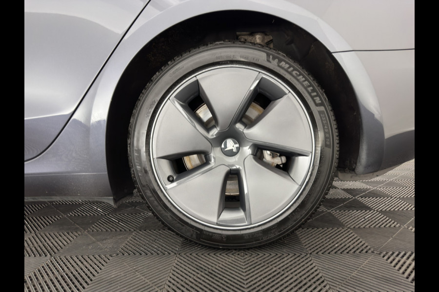 Tesla Model 3 RWD 60 kWh [3-Fase-11kW] {SoH-88%} (INCL-BTW) Aut. *HEATPUMP | PANO | AUTOPILOT | LEATHER | KEYLESS | FULL-LED | MEMORY-PACK | TOPVIEW | DAB | CARPLAY | DIGI-COCKPIT | LANE-ASSIST | HEATED-COMFORTSEATS | 18"ALU*
