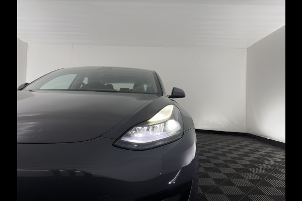 Tesla Model 3 RWD 60 kWh [3-Fase-11kW] {SoH-88%} (INCL-BTW) Aut. *HEATPUMP | PANO | AUTOPILOT | LEATHER | KEYLESS | FULL-LED | MEMORY-PACK | TOPVIEW | DAB | CARPLAY | DIGI-COCKPIT | LANE-ASSIST | HEATED-COMFORTSEATS | 18"ALU*