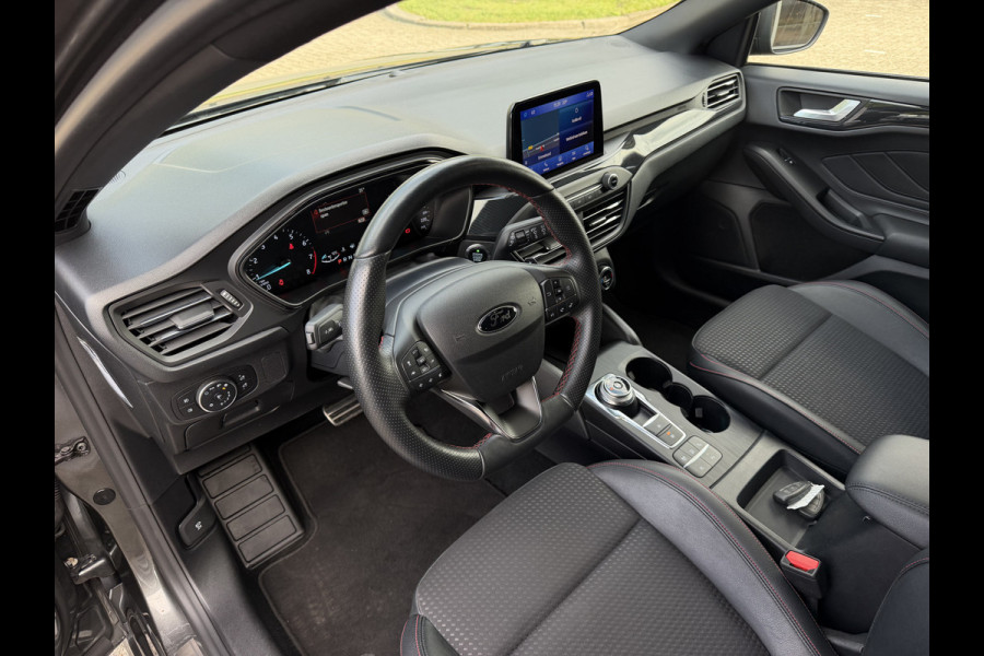 Ford Focus 1.0 Titanium Business Automaat / Keyless / Carplay / Navigatie / PDC v+a