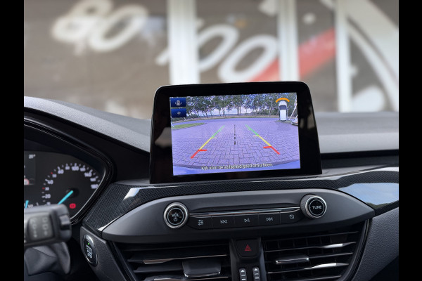 Ford Focus 1.0 Titanium Business Automaat / Keyless / Carplay / Navigatie / PDC v+a