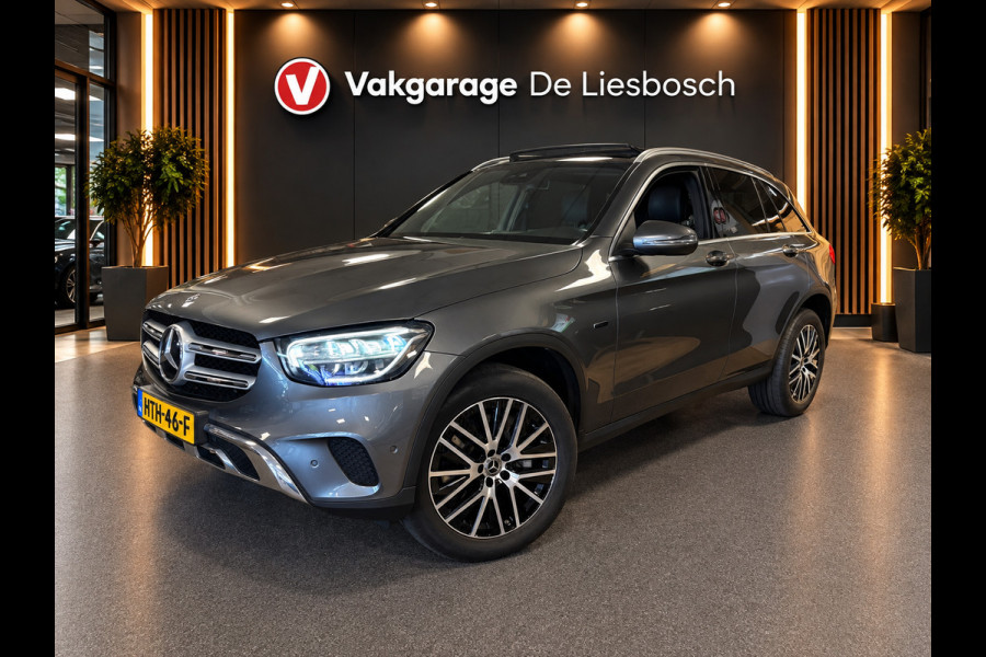 Mercedes-Benz GLC 300e 4MATIC Premium Plus / trekhaak / sfeer verlichting / panorama-dak / virtual