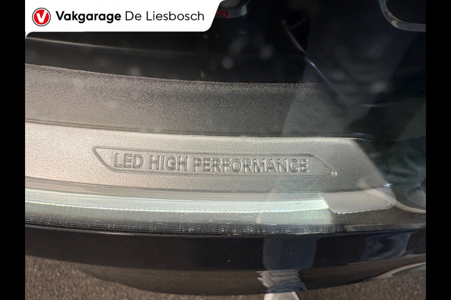 Mercedes-Benz GLC 300e 4MATIC Premium Plus / trekhaak / sfeer verlichting / panorama-dak / virtual