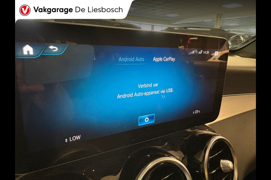Mercedes-Benz GLC 300e 4MATIC Premium Plus / trekhaak / sfeer verlichting / panorama-dak / virtual