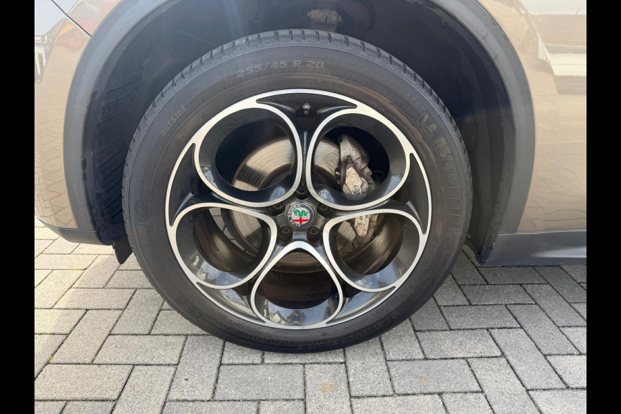 Alfa Romeo Stelvio 2.0 T AWD Super
