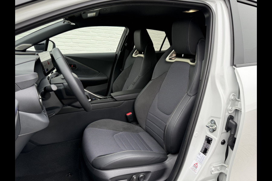 Toyota C-HR 2.0 Hybrid 200 Executive | ACC | Memory | HUD | 360* Camera | 19 inch