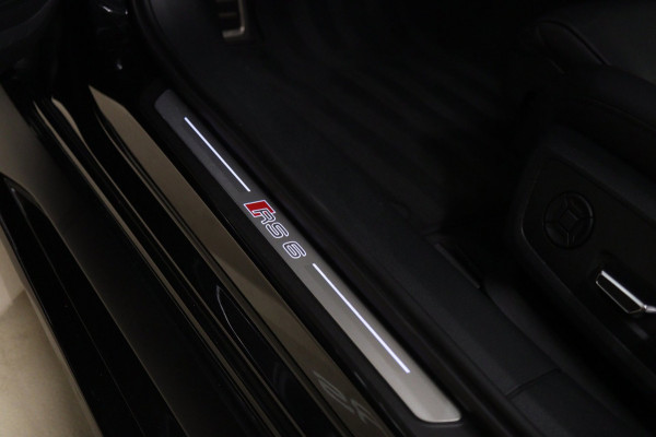 Audi RS6 Avant RS TFSI quattro Dynamic+ /CERAMIC/PANO/360/SOFTC/BOMVOL
