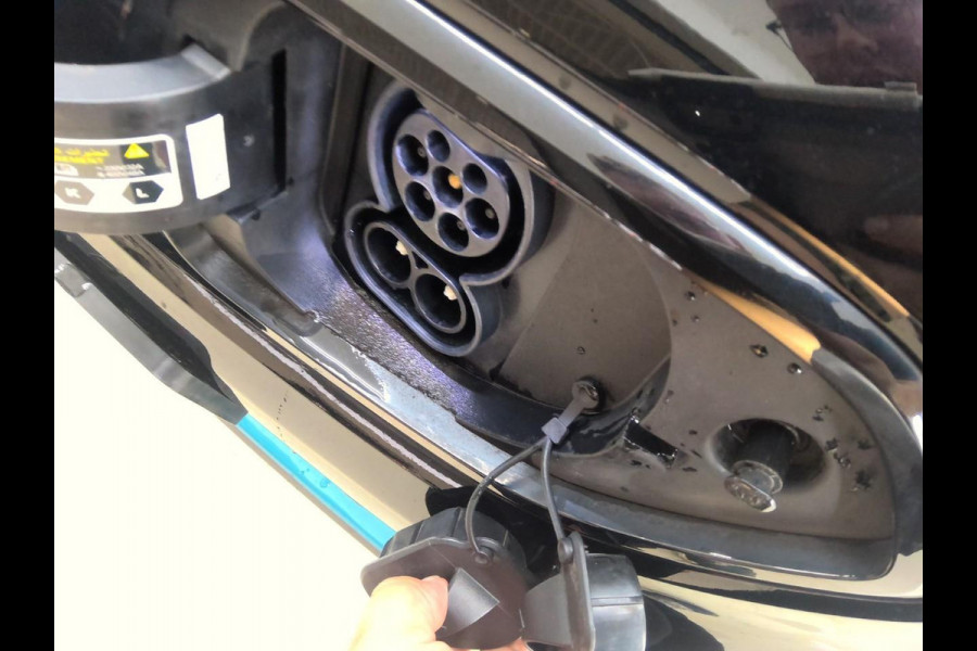 Kia e-Niro DynamicPlusLine 64 kWh SOH 98% | Schuif - Kanteldak | Navigatie