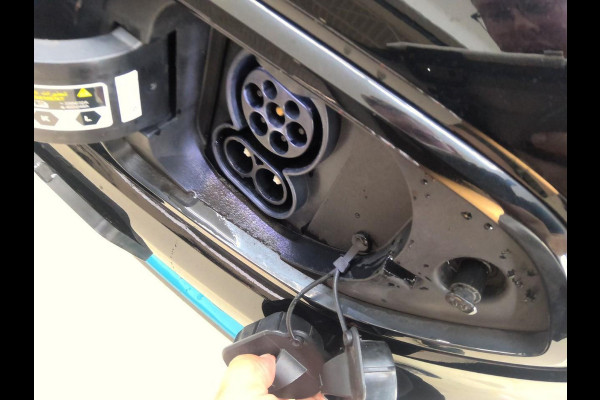 Kia e-Niro DynamicPlusLine 64 kWh SOH 98% | Schuif - Kanteldak | Navigatie