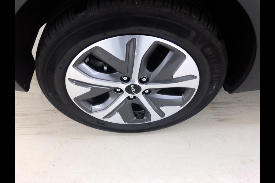 Kia e-Niro DynamicPlusLine 64 kWh SOH 98% | Schuif - Kanteldak | Navigatie