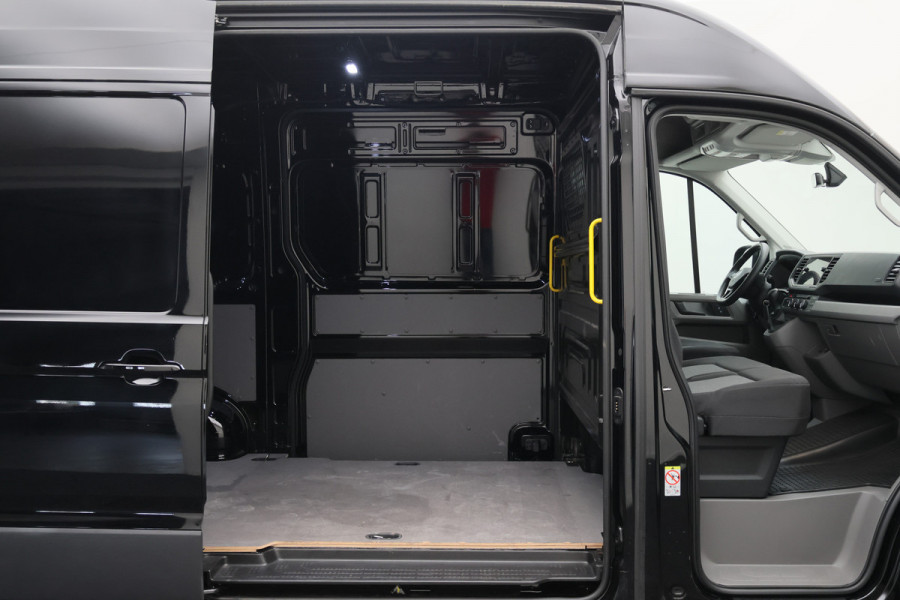 Volkswagen Crafter 35 2.0 TDI DSG 140 PK L2H2 2x schuifdeur, LED, 3-Zits, ACC, Camera, Apple Carplay, Sidesteps, DAB, PDC, 18''
