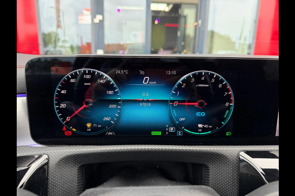 Mercedes-Benz CLA-Klasse 250 e Hybride AMG Night pakket Panorama Ambient light