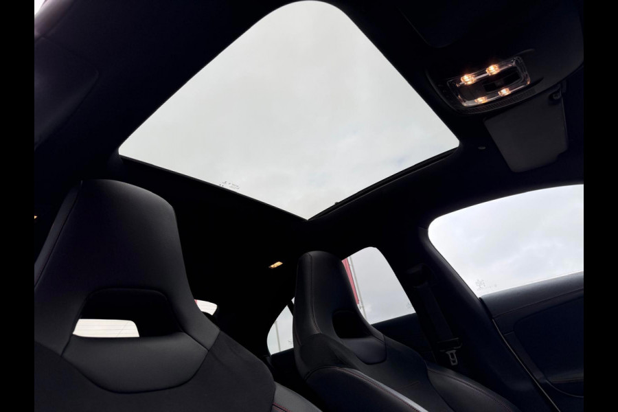 Mercedes-Benz CLA-Klasse 250 e Hybride AMG Night pakket Panorama Ambient light
