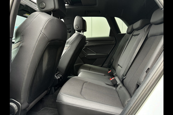 Audi Q3 45 TFSI e 3x S-Line 245PK | Pano | Keyless | Camera | Matrix | ACC | Lane | 1e eig