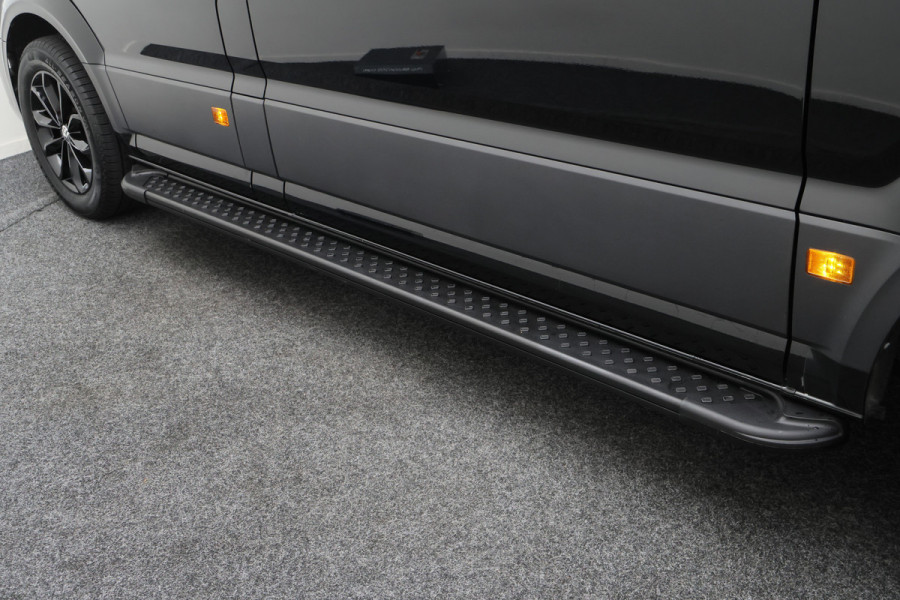 Volkswagen Crafter 35 2.0 TDI DSG 140 PK L2H2 2x schuifdeur, LED, 3-Zits, ACC, Camera, Apple Carplay, Sidesteps, DAB, PDC, 18''