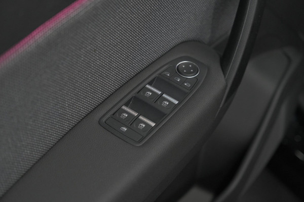 Renault Captur 1.8 E-Tech full hybrid 160 Techno | Camera | Adaptieve Cruise Control | Navigatie