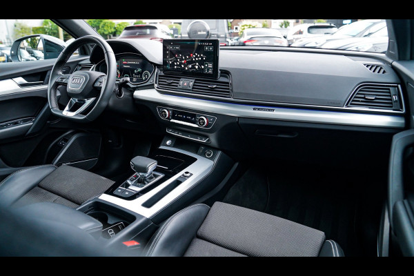 Audi Q5 Sportback 55 TFSI e S edition | Panorama | Massage | Trekhaak | Luchtvering | Bang & Olufsen | S-line | RS vlak stuur |