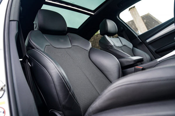 Audi Q5 Sportback 55 TFSI e S edition | Panorama | Massage | Trekhaak | Luchtvering | Bang & Olufsen | S-line | RS vlak stuur |
