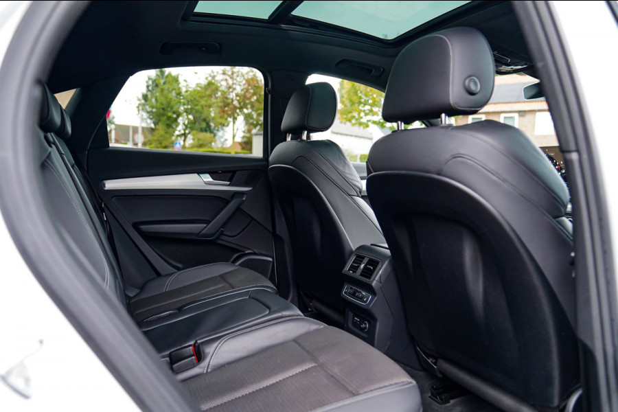 Audi Q5 Sportback 55 TFSI e S edition | Panorama | Massage | Trekhaak | Luchtvering | Bang & Olufsen | S-line | RS vlak stuur |