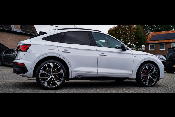 Audi Q5 Sportback 55 TFSI e S edition | Panorama | Massage | Trekhaak | Luchtvering | Bang & Olufsen | S-line | RS vlak stuur |