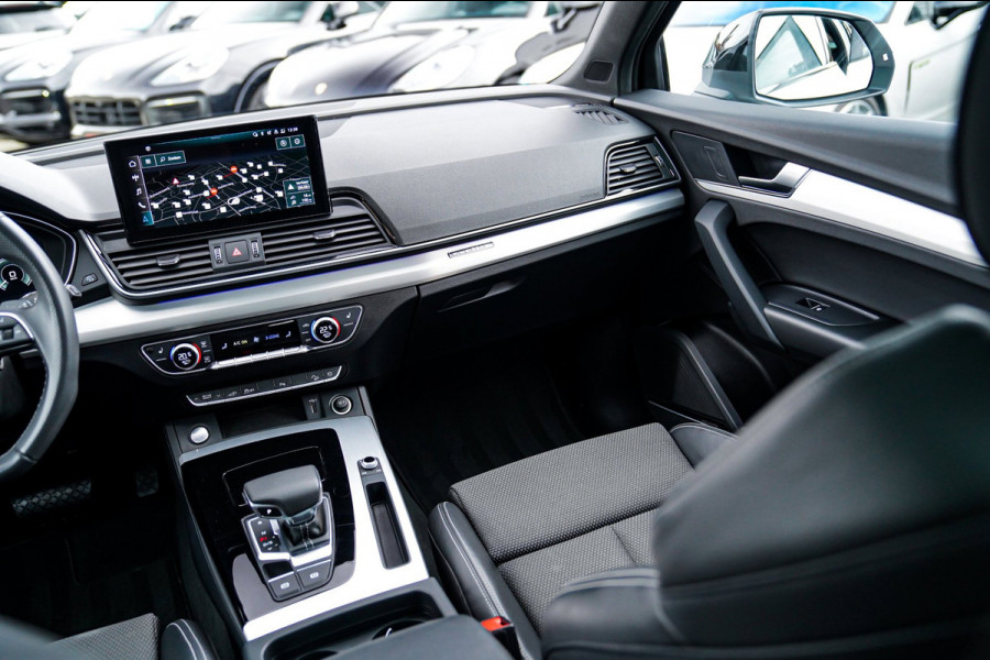 Audi Q5 Sportback 55 TFSI e S edition | Panorama | Massage | Trekhaak | Luchtvering | Bang & Olufsen | S-line | RS vlak stuur |