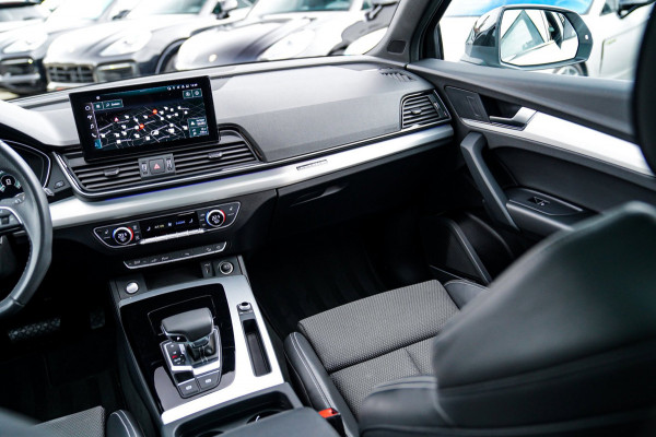 Audi Q5 Sportback 55 TFSI e S edition | Panorama | Massage | Trekhaak | Luchtvering | Bang & Olufsen | S-line | RS vlak stuur |