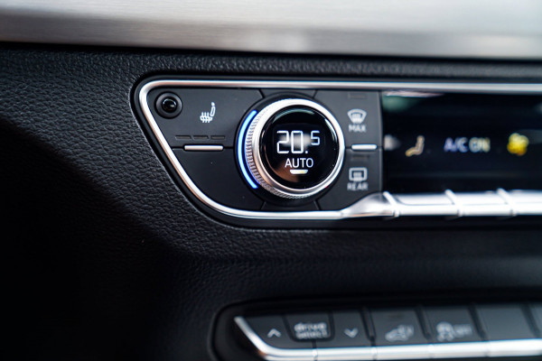 Audi Q5 Sportback 55 TFSI e S edition | Panorama | Massage | Trekhaak | Luchtvering | Bang & Olufsen | S-line | RS vlak stuur |