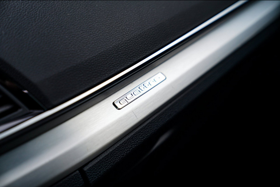 Audi Q5 Sportback 55 TFSI e S edition | Panorama | Massage | Trekhaak | Luchtvering | Bang & Olufsen | S-line | RS vlak stuur |