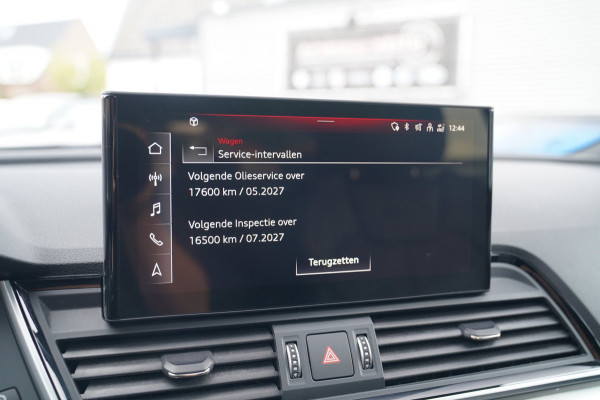 Audi Q5 Sportback 55 TFSI e S edition | Panorama | Massage | Trekhaak | Luchtvering | Bang & Olufsen | S-line | RS vlak stuur |