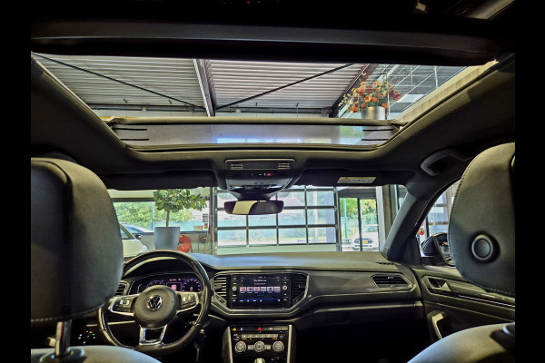 Volkswagen T-Roc 1.5 TSI Sport Business R Panorama | Camera | LED | Trekhaak | Zeer nette auto