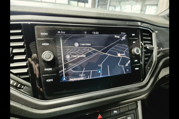 Volkswagen T-Roc 1.5 TSI Sport Business R Panorama | Camera | LED | Trekhaak | Zeer nette auto