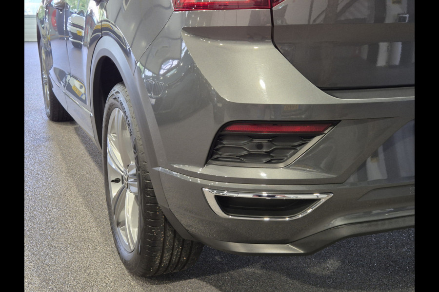 Volkswagen T-Roc 1.5 TSI Sport Business R Panorama | Camera | LED | Trekhaak | Zeer nette auto