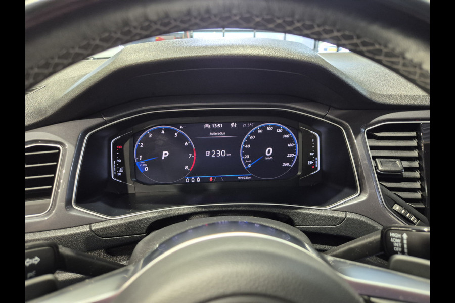 Volkswagen T-Roc 1.5 TSI Sport Business R Panorama | Camera | LED | Trekhaak | Zeer nette auto