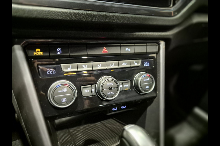 Volkswagen T-Roc 1.5 TSI Sport Business R Panorama | Camera | LED | Trekhaak | Zeer nette auto