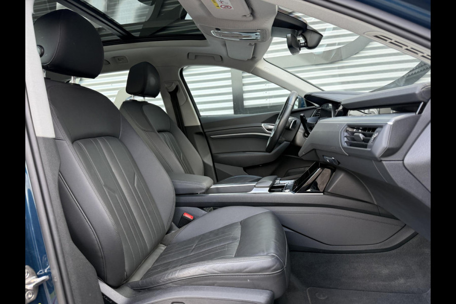 Audi e-tron e-tron 50 quattro Launch edition plus 71 kWh SoH 84% 2e Eigenaar|Navi|Pano|Trekhaak|Leder|Virtual Cockpit|Carplay|Cruise|N.A.P|APK tot 10-2027