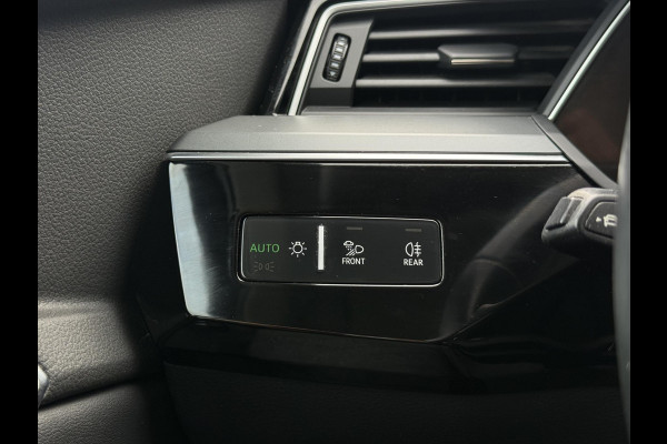 Audi e-tron e-tron 50 quattro Launch edition plus 71 kWh SoH 84% 2e Eigenaar|Navi|Pano|Trekhaak|Leder|Virtual Cockpit|Carplay|Cruise|N.A.P|APK tot 10-2027