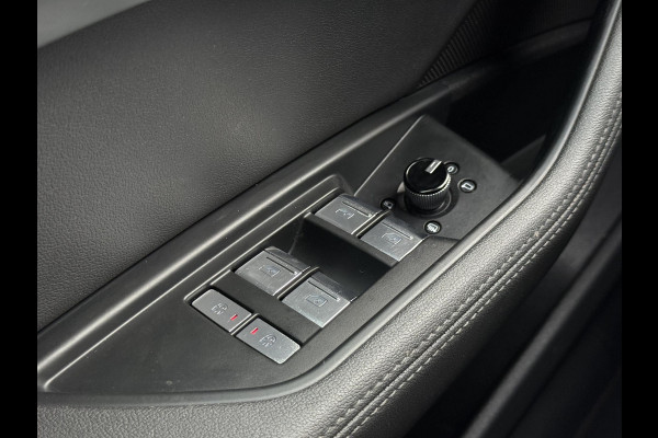 Audi e-tron e-tron 50 quattro Launch edition plus 71 kWh SoH 84% 2e Eigenaar|Navi|Pano|Trekhaak|Leder|Virtual Cockpit|Carplay|Cruise|N.A.P|APK tot 10-2027