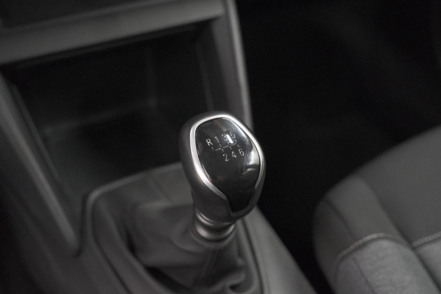 Citroën C4 Puretech 100 Feel | Cruise Control | Parkeersensoren | Airco