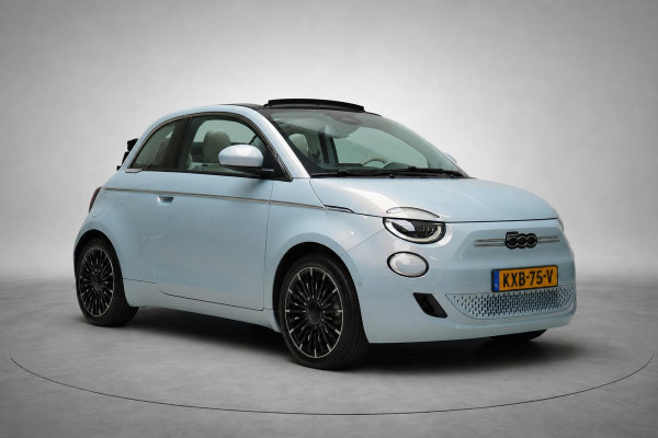 Fiat 500E Cabrio La Prima by Bocelli 42 kWh | SoH 94,9% | Navigatie | Carplay | Camera | Stoelverwarming | JBL | Parkeersensoren