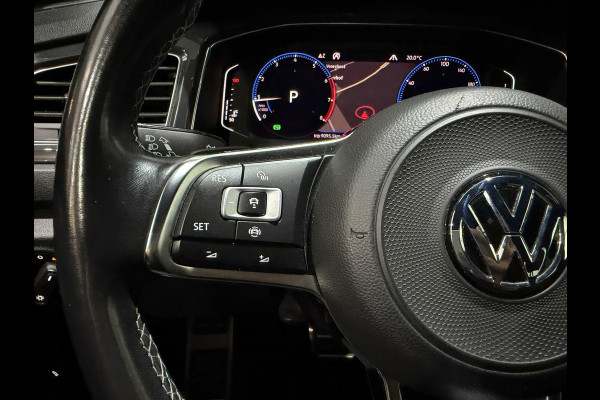 Volkswagen T-Roc 1.5 TSI R line Int&Ext / IQ Light / Keyless / Camera / Virtual
