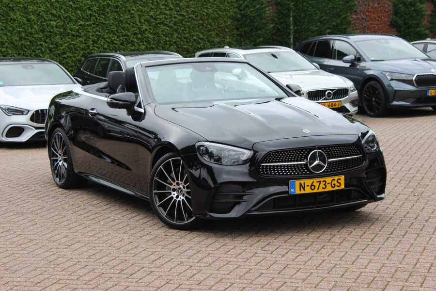 Mercedes-Benz E-Klasse Cabrio 200 AMG Line / Nieuwstaat / Camera / Burmester / Luxe Leder / Memory Seats / 19'' / Matrix LED / Nekverwarming / CarPlay / Sfeerverlichting / Windscherm / Stoelverwarming+Ventilatie / DAB / Cruise Control