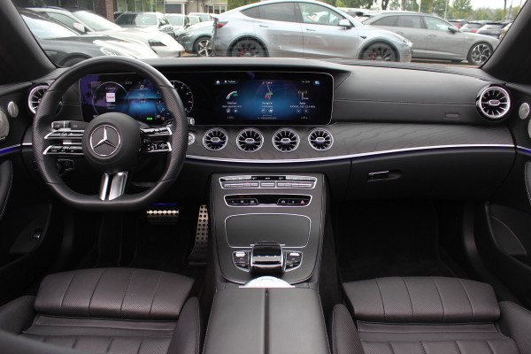 Mercedes-Benz E-Klasse Cabrio 200 AMG Line / Nieuwstaat / Camera / Burmester / Luxe Leder / Memory Seats / 19'' / Matrix LED / Nekverwarming / CarPlay / Sfeerverlichting / Windscherm / Stoelverwarming+Ventilatie / DAB / Cruise Control