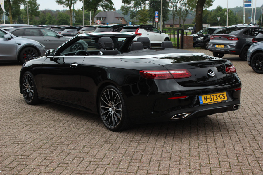 Mercedes-Benz E-Klasse Cabrio 200 AMG Line / Nieuwstaat / Camera / Burmester / Luxe Leder / Memory Seats / 19'' / Matrix LED / Nekverwarming / CarPlay / Sfeerverlichting / Windscherm / Stoelverwarming+Ventilatie / DAB / Cruise Control