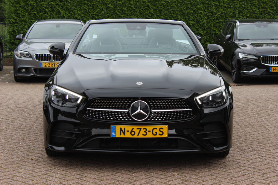 Mercedes-Benz E-Klasse Cabrio 200 AMG Line / Nieuwstaat / Camera / Burmester / Luxe Leder / Memory Seats / 19'' / Matrix LED / Nekverwarming / CarPlay / Sfeerverlichting / Windscherm / Stoelverwarming+Ventilatie / DAB / Cruise Control