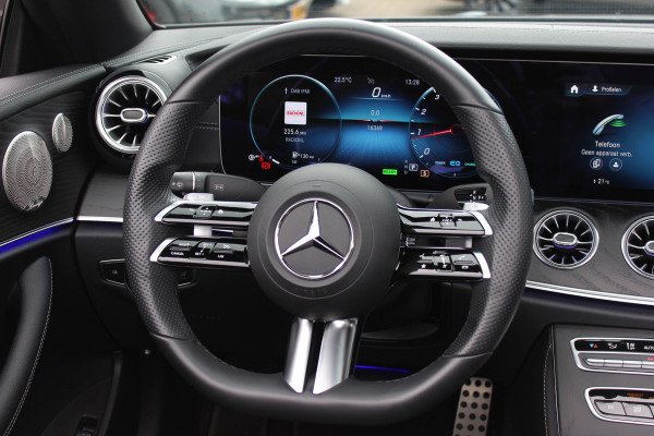 Mercedes-Benz E-Klasse Cabrio 200 AMG Line / Nieuwstaat / Camera / Burmester / Luxe Leder / Memory Seats / 19'' / Matrix LED / Nekverwarming / CarPlay / Sfeerverlichting / Windscherm / Stoelverwarming+Ventilatie / DAB / Cruise Control